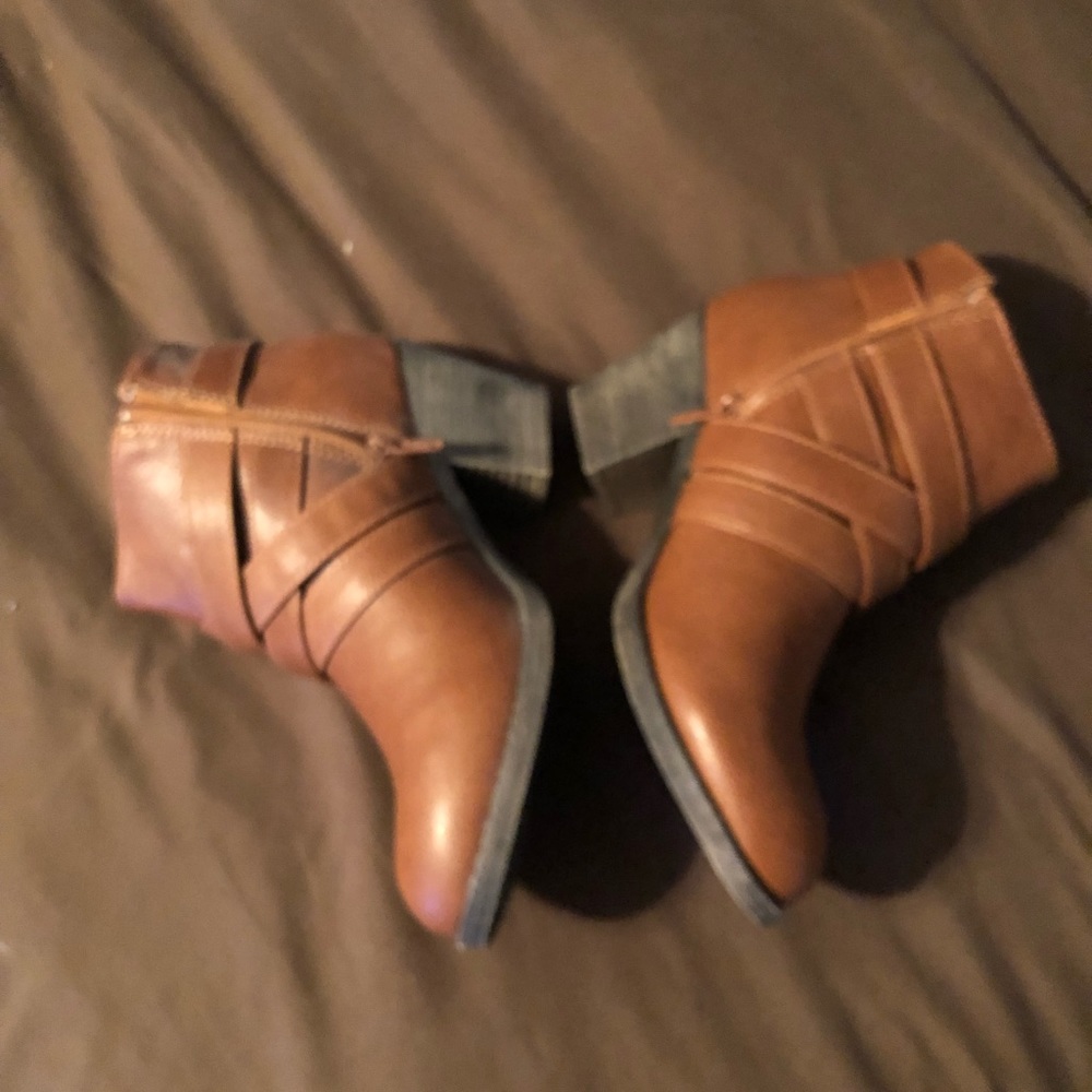 Brown, American Eagle, ankle boots.